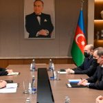 Глава МИД Азербайджана встретился с послом Израиля