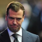 Медведев предложил несогласным с войной уехать и не возвращаться