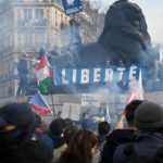 В Париже произошли столкновения между ультраправыми и левыми