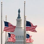 В США на пять дней приспустят флаги