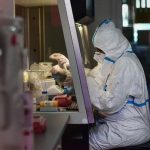 Китай прокомментировал доклад разведки США о происхождении коронавируса