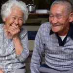 В Японии пенсионеры по ошибке получили от США по полторы тысячи долларов