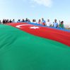 В Шуше представители диаспоры развернули огромный флаг Азербайджана