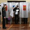 Россияне строем голосуют на выборах в Госдуму
