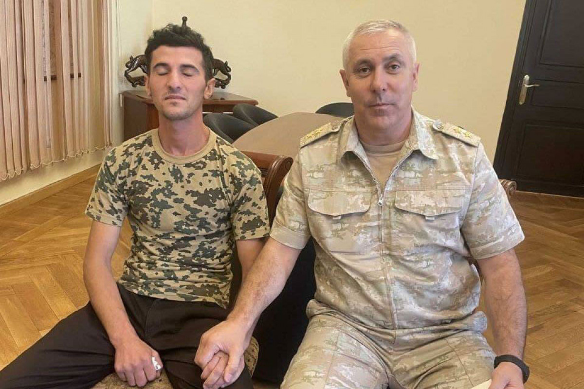 Рустам Мурадов навестил азербайджанского военнослужащего в Ханкенди ...