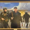 Картину, на которой Лукашенко изображен с автоматом, выставили в резиденции
