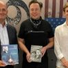 Илон Маск провел экскурсию по SpaceX для внука Сергея Королева