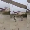 Талибы устроили качели на крыльях самолета