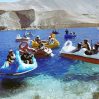 Талибы с гранатометами прокатились на лодках-лебедях в национальном парке Афганистана