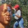 Бюст Джорджа Флойда на площади в Нью-Йорке облили краской