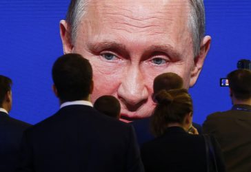 putin-na-monitore