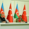 Главы оборонных ведомств Азербайджана и Турции поговорили по телефону