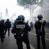 В Париже полиция применила газ против манифестантов