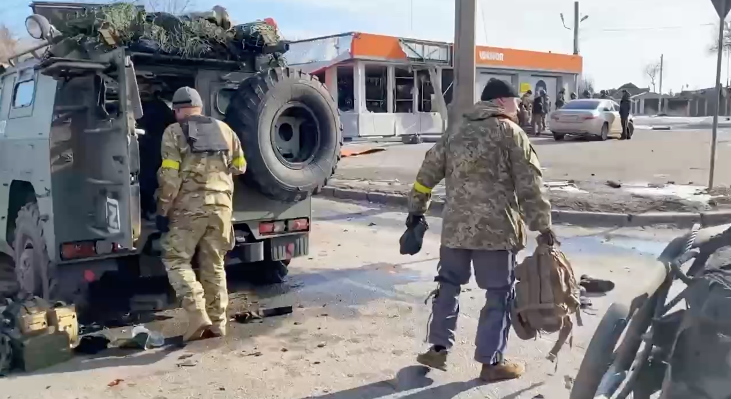 Российское видео. Уничтоженная колонна Российской техники. Разгром Российской колонны на Украине. Уничтоженная Российская Военная колонна. Российские военные на Украине.