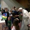 Папа Римский поцеловал флаг Украины