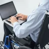 Одним кликом: интернет помогает людям с инвалидностью заработать