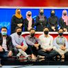 Мужчины-телеведущие афганского канала вышли в эфир в масках в знак солидарности c женщинами