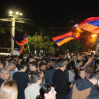 Многотысячное шествие с требованием отставки премьера стартовало в Ереване