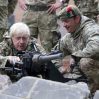 Джонсон побывал на тренировочной базе военных Украины