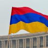 Здание парламента Армении оцепляют колючей проволокой