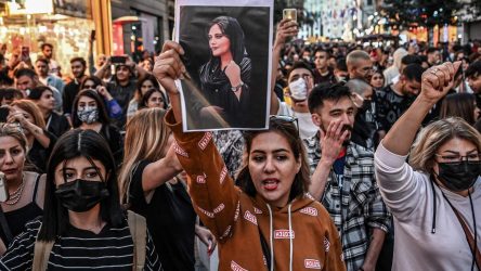 iran-protesty-mahsa-amini