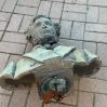 В центре Киева снесли памятник Пушкину