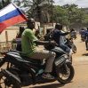 Путчисты в столице Буркина-Фасо размахивают флагами России