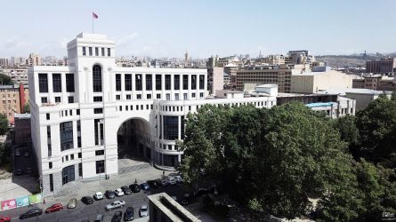 zdanie MID Armenii
