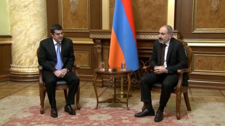 Nikola-Pashinyan-i-Araik-Arutyunyan.