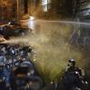 Спецназ Грузии применил водометы для разгона протестующих у ворот парламента