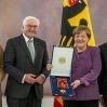 Ангеле Меркель получила высшую государственную награду ФРГ