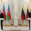 Президенты Азербайджана и Литвы выступают с заявлениями для прессы - Фото