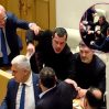 Депутаты парламента Грузии устроили потасовку из-за авиасообщения с Россией
