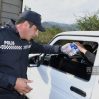 Азербайджанская полиция раздала воду армянам Карабаха