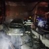 В Гяндже возник пожар в автомастерской