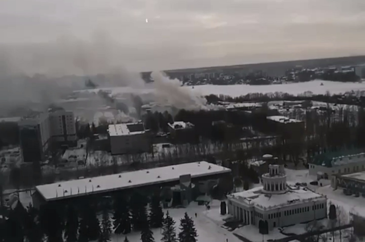 В Казани загорелось танковое командное училище - Зеркало.az
