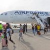 Пассажиры самолета Air France, совершившего вынужденную посадку в Баку, отправлены в Париж