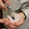 Ученые научились получать топливо из космического мусора и лунной пыли