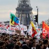 Во Франции на протестах в День труда полиция применила слезоточивый газ