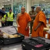 В аэропорту Шри-Ланки задержаны буддийские монахи со 110 кг наркотиков