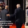 Трамп нарушил протокол, похлопав Карла III по плечу — Daily Mail Трамп нарушил протокол, похлопав Карла III по плечу — Daily Mail