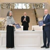 Азербайджан и UN-Habitat подписали Письмо о намерениях по применению бакинских стандартов WUF13 Азербайджан и UN-Habitat подписали Письмо о намерениях по применению бакинских стандартов WUF13